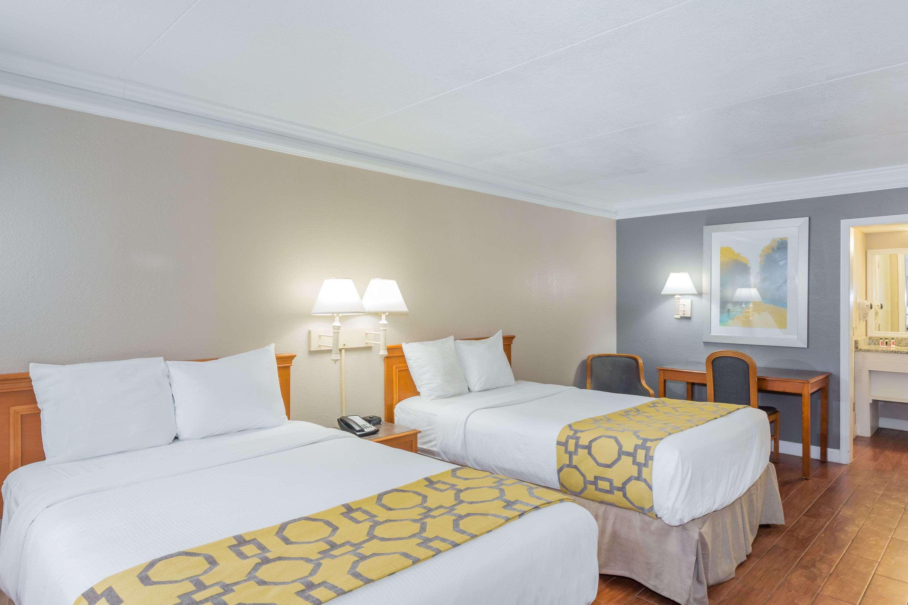 Casa Bella Inn & Suites Extended Stay Tallahassee Dış mekan fotoğraf