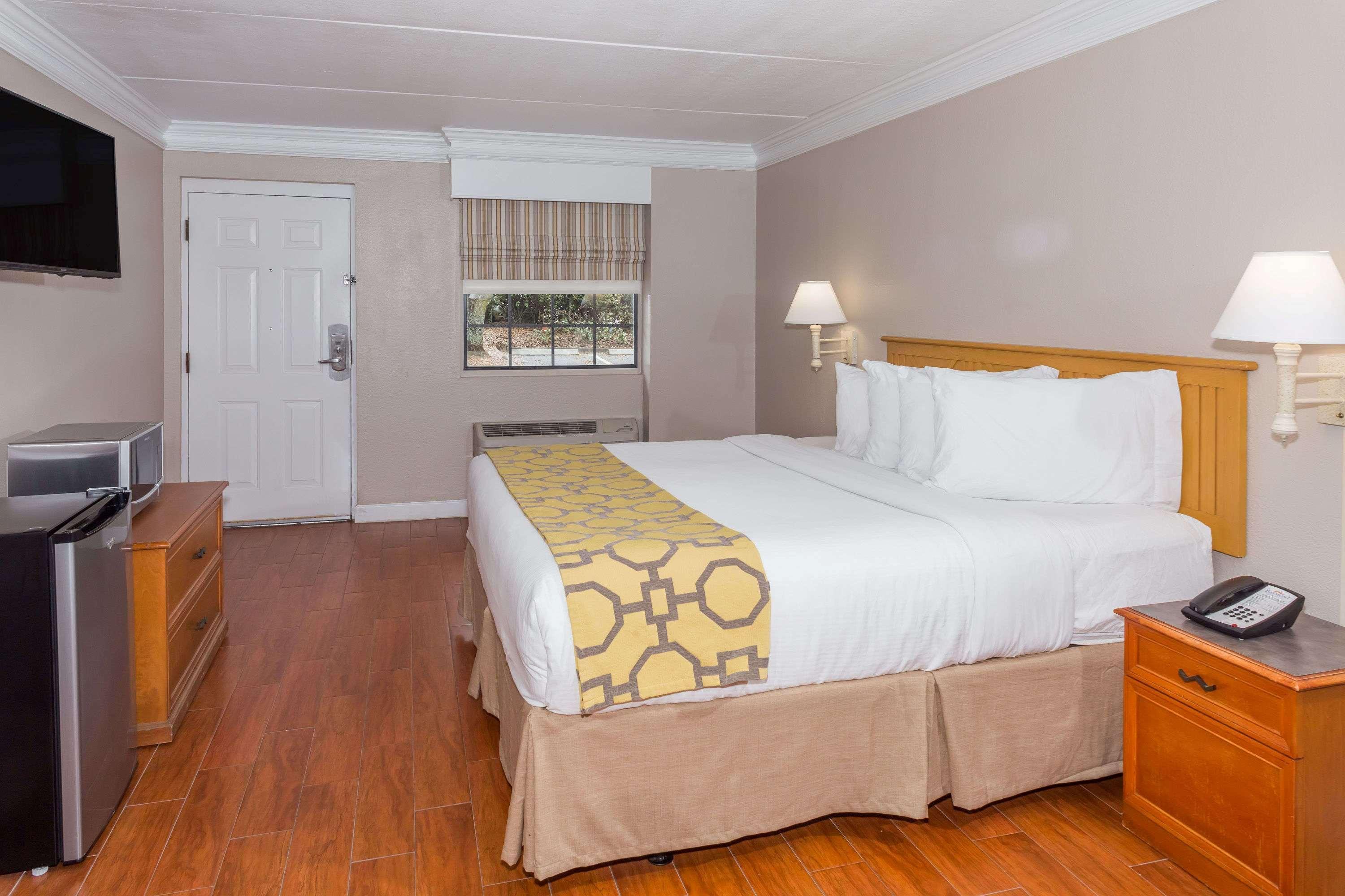 Casa Bella Inn & Suites Extended Stay Tallahassee Dış mekan fotoğraf