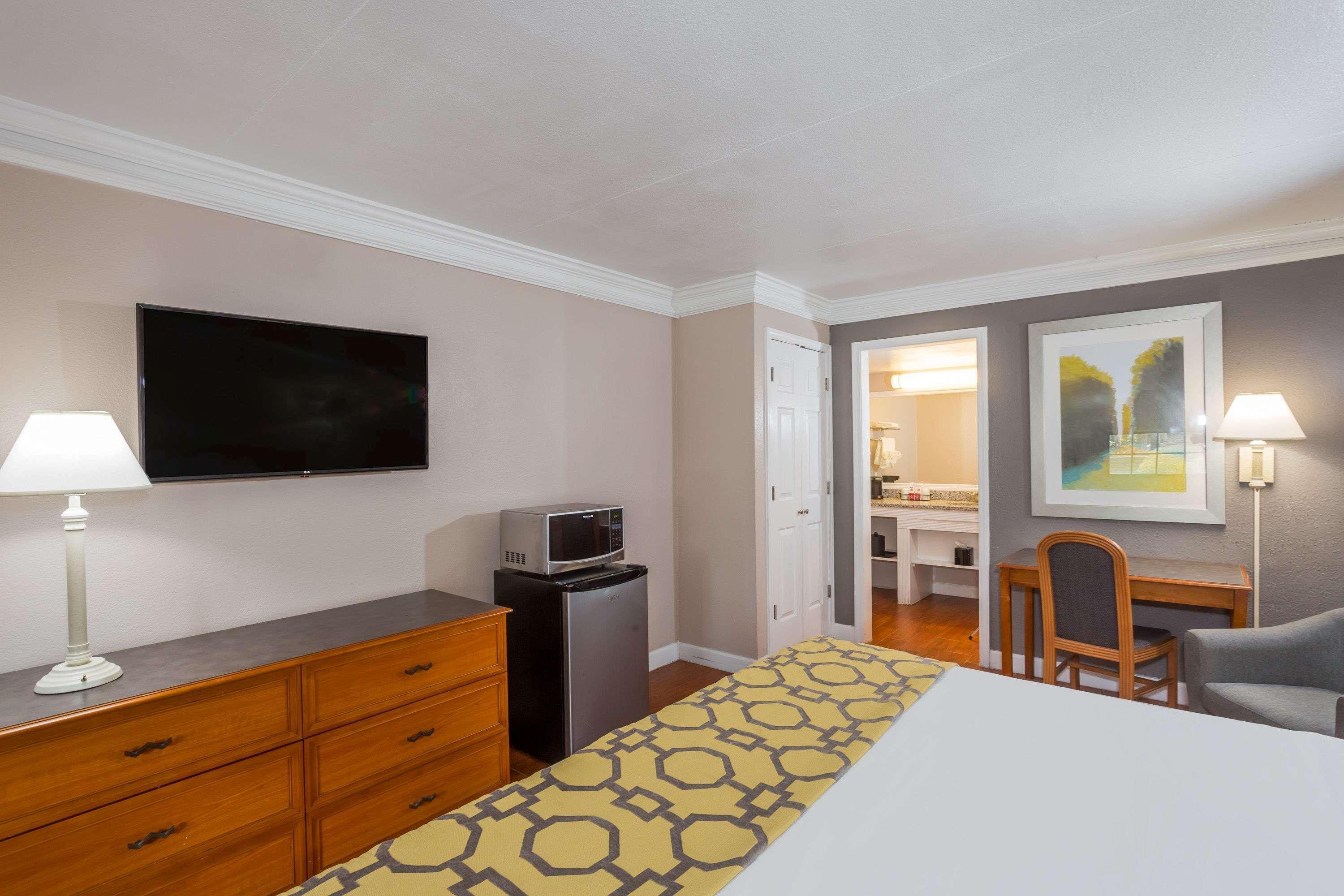 Casa Bella Inn & Suites Extended Stay Tallahassee Dış mekan fotoğraf